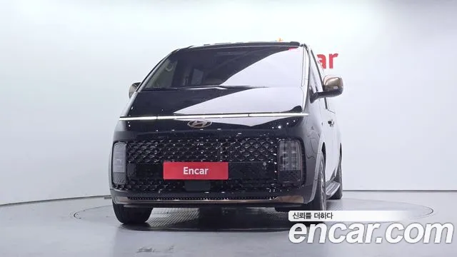 Hyundai Staria 2025 — 2