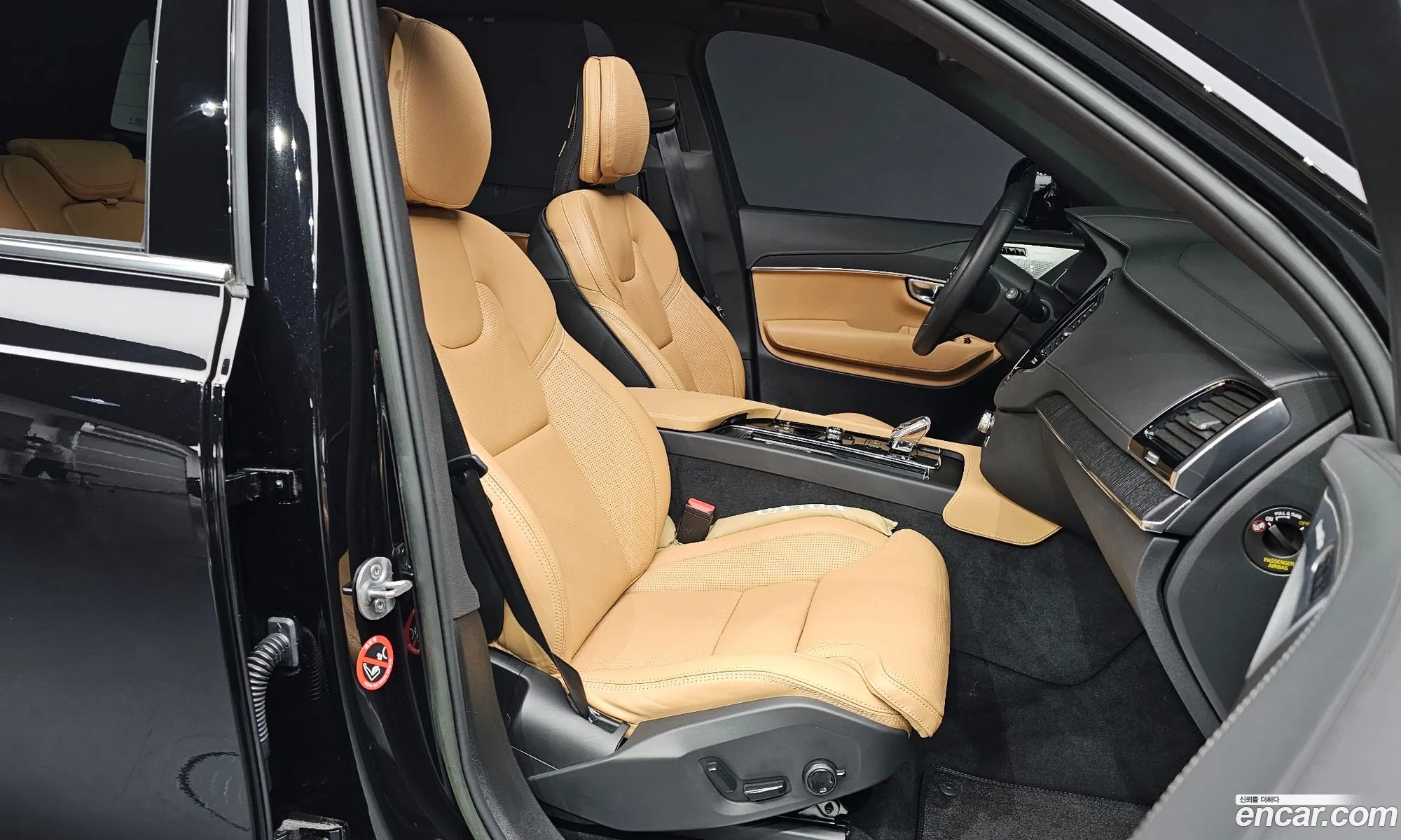 Volvo XC90 2023 YV1LF062XP1977147 — 28