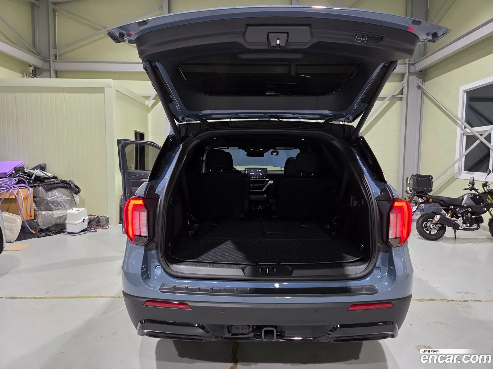 Ford Explorer 6th Gen 2025 — 19