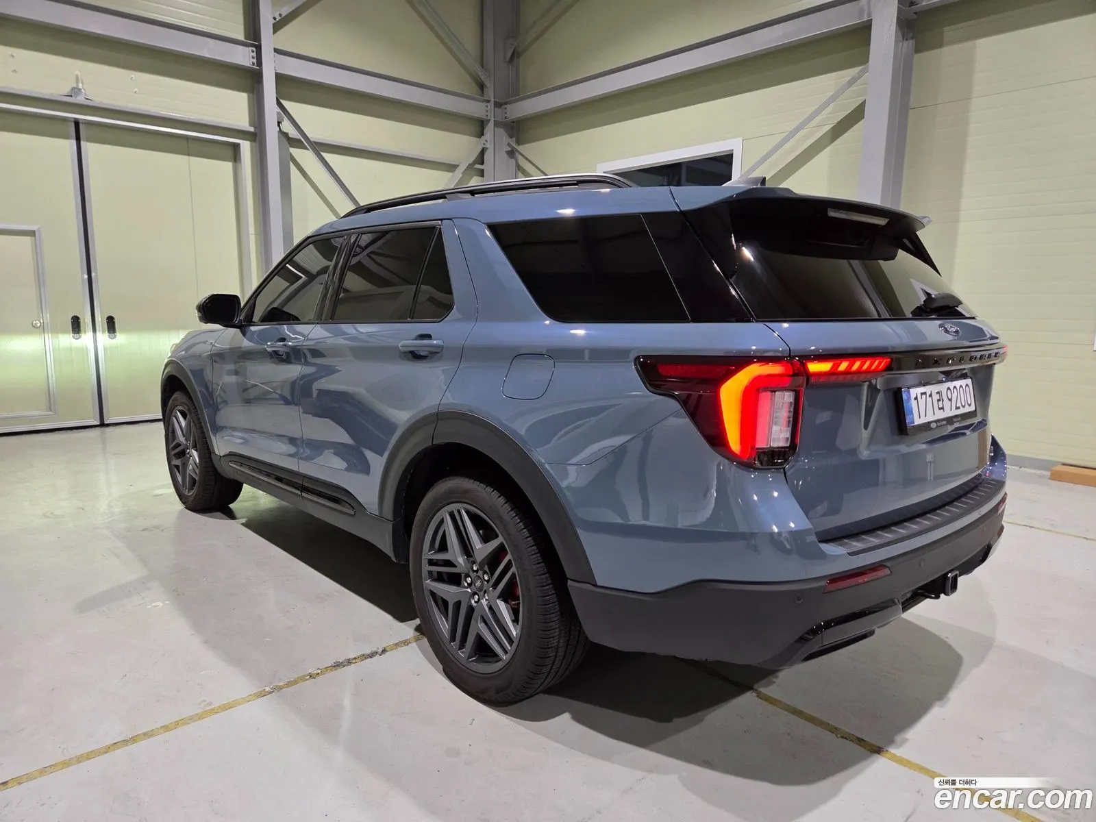 Ford Explorer 6th Gen 2025 — 12