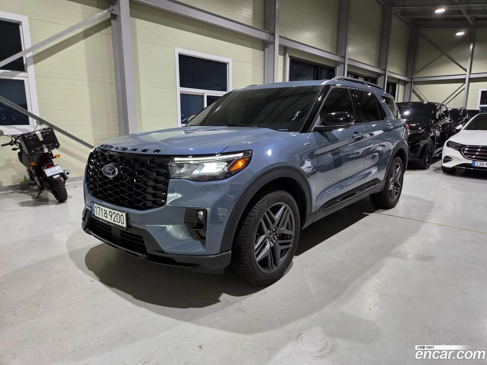 Ford Explorer 6th Gen 2025 — 8