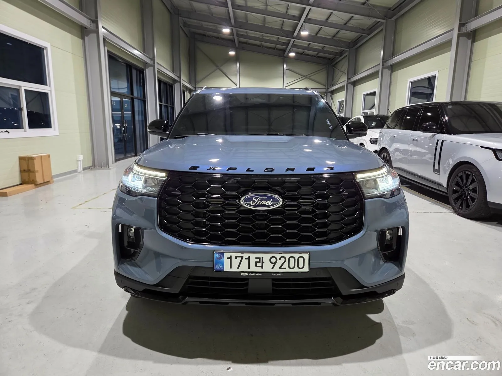 Ford Explorer 6th Gen 2025 — 4