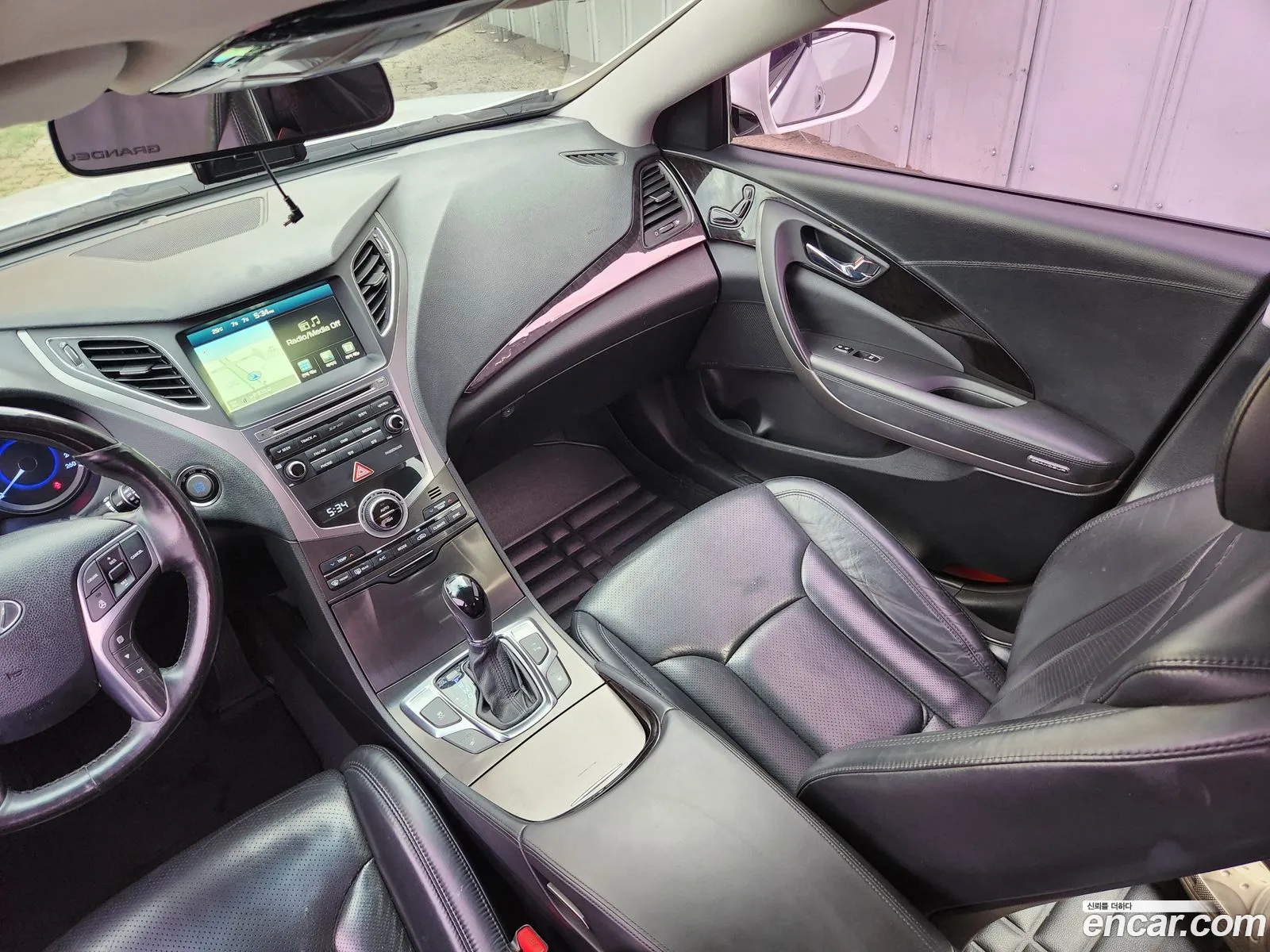 Hyundai Grandeur HG 2016 — 18