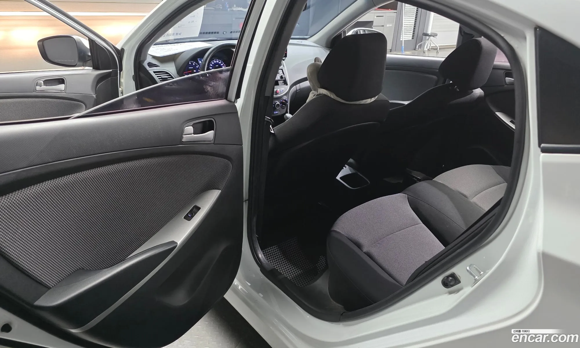 Hyundai Accent 2013 — 5