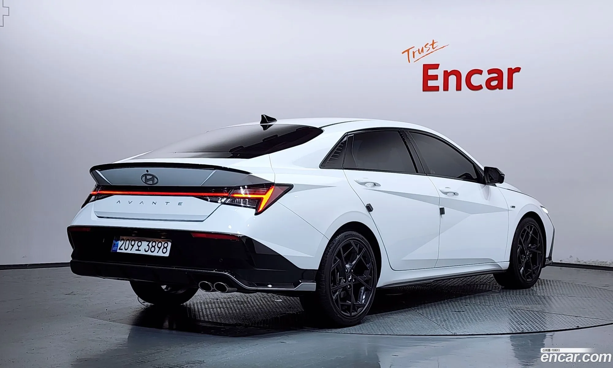 Hyundai Elantra 2023 — 5
