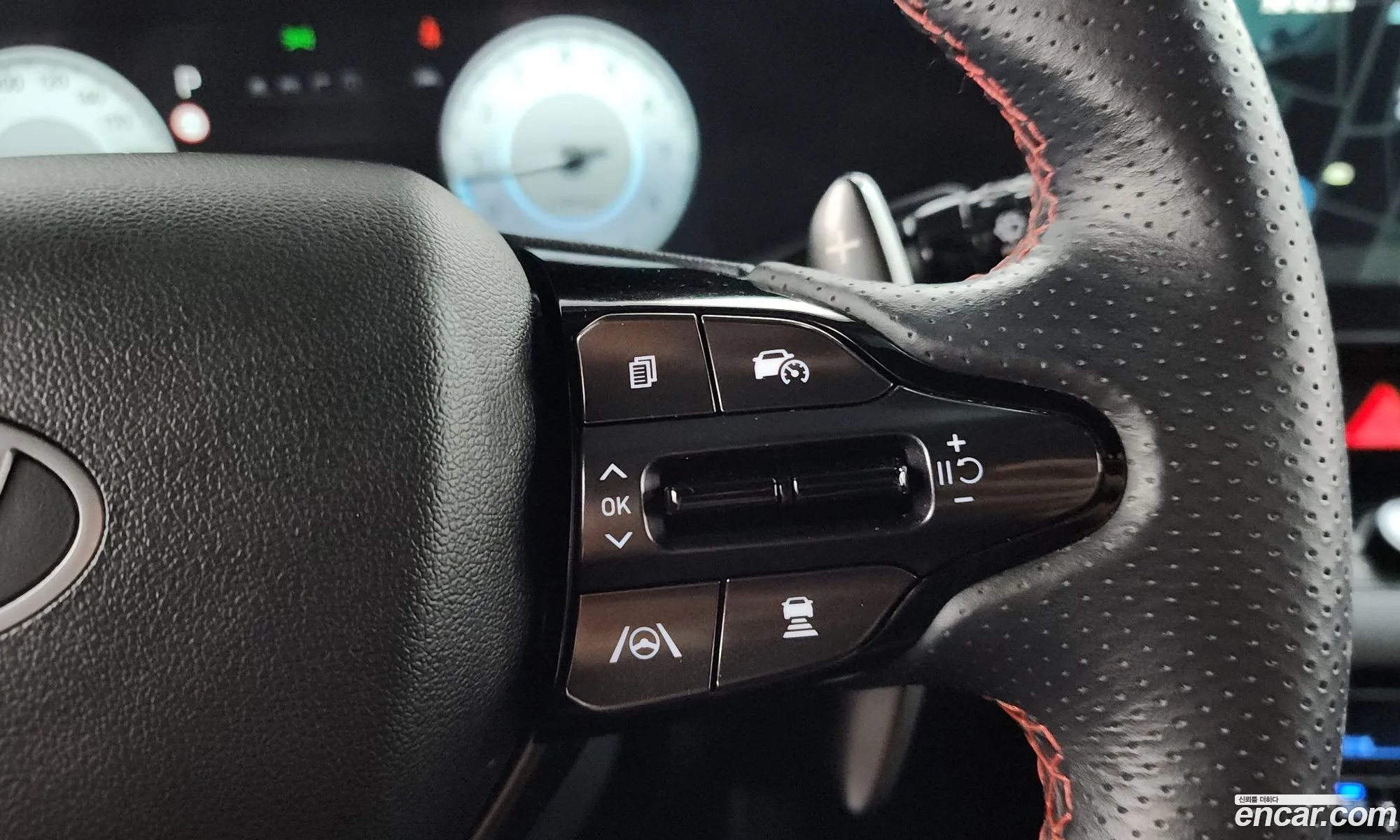 Hyundai Elantra 2023 — 19