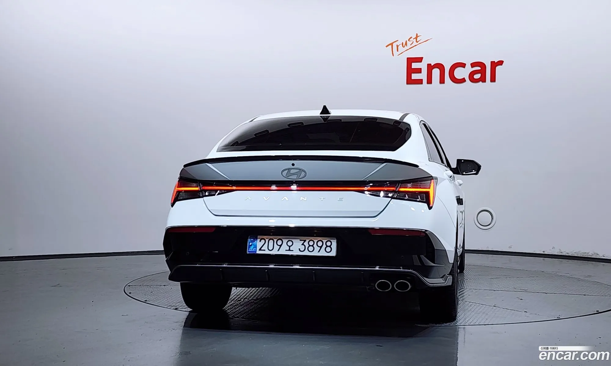 Hyundai Elantra 2023 — 30