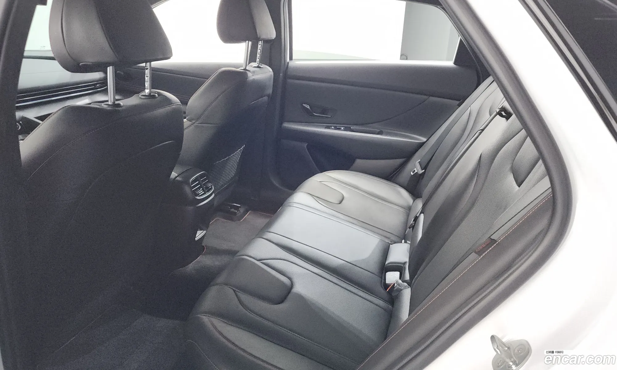 Hyundai Elantra 2023 — 29