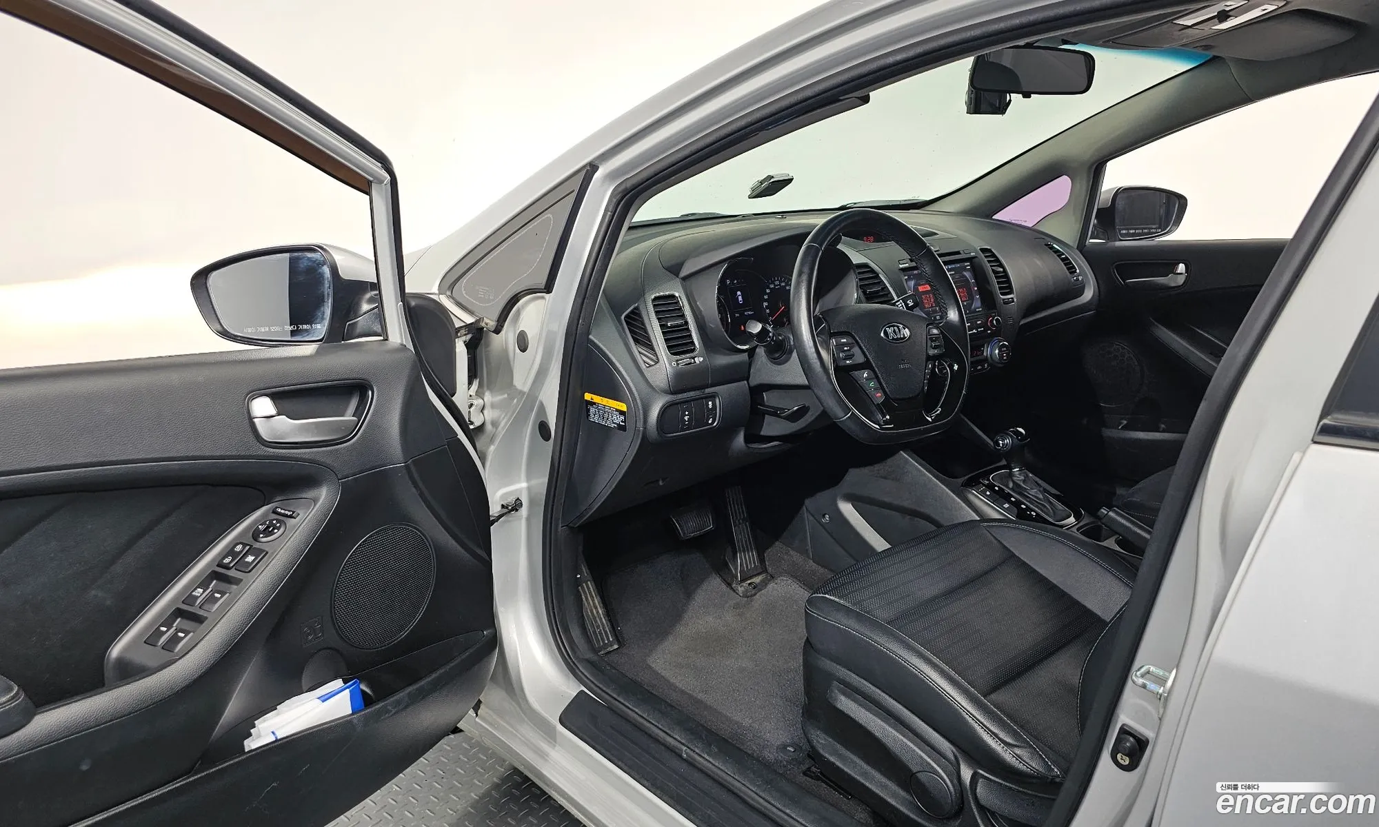 Kia K3 2016 — 9
