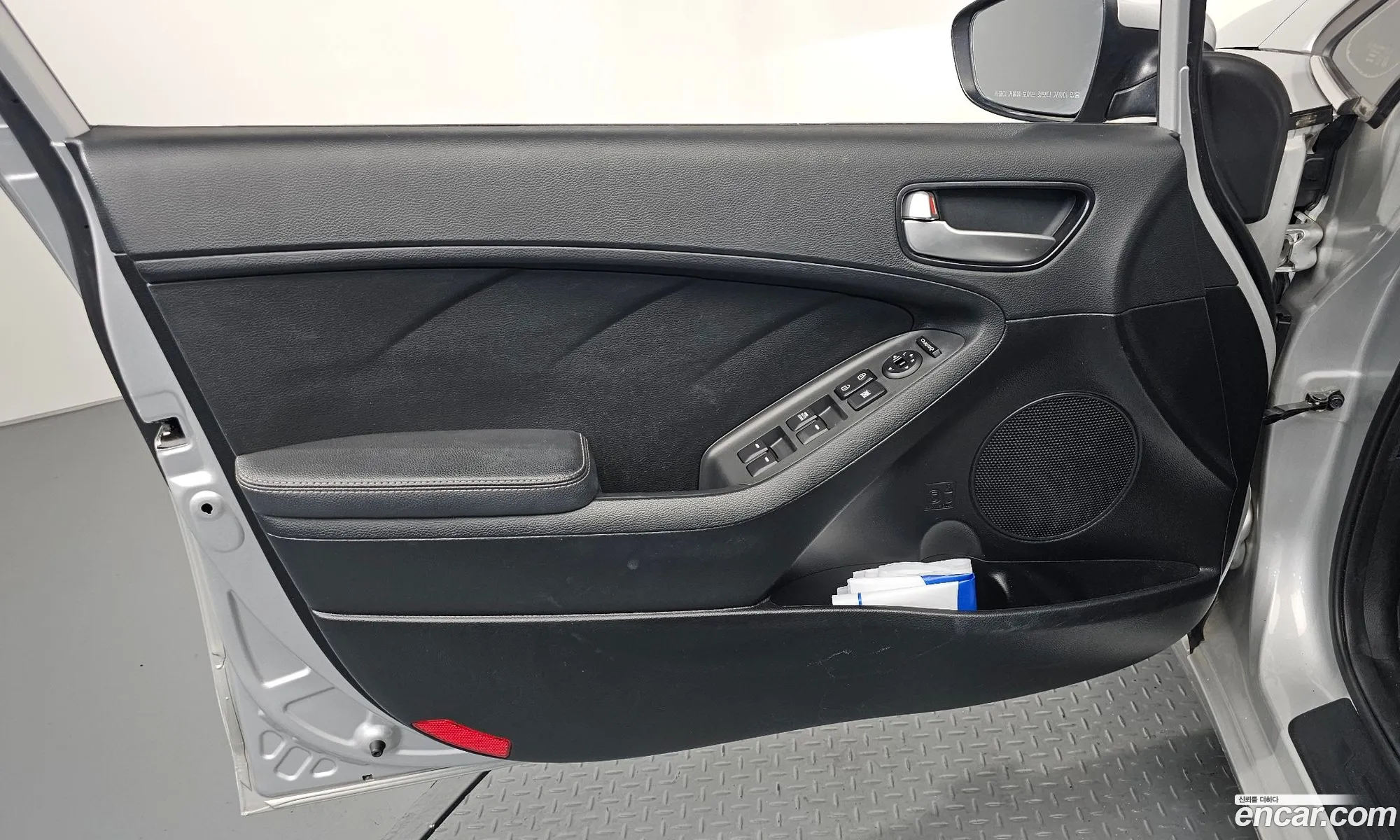 Kia K3 2016 — 16