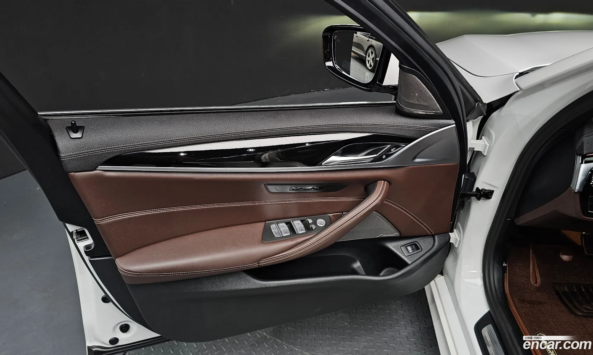 BMW 5 Series 2023 — 21