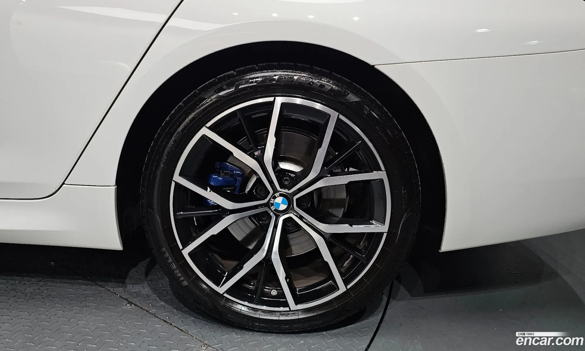 BMW 5 Series 2023 — 24