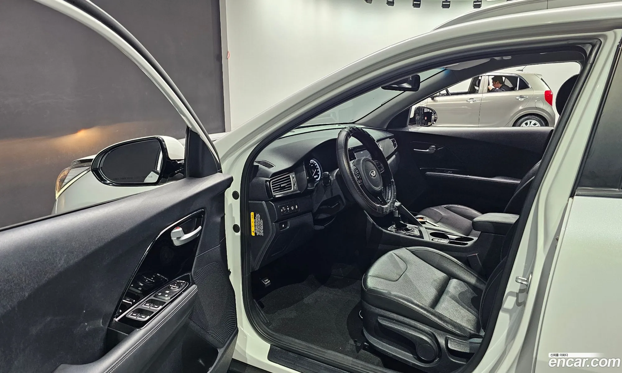Kia Niro 2017 — 18