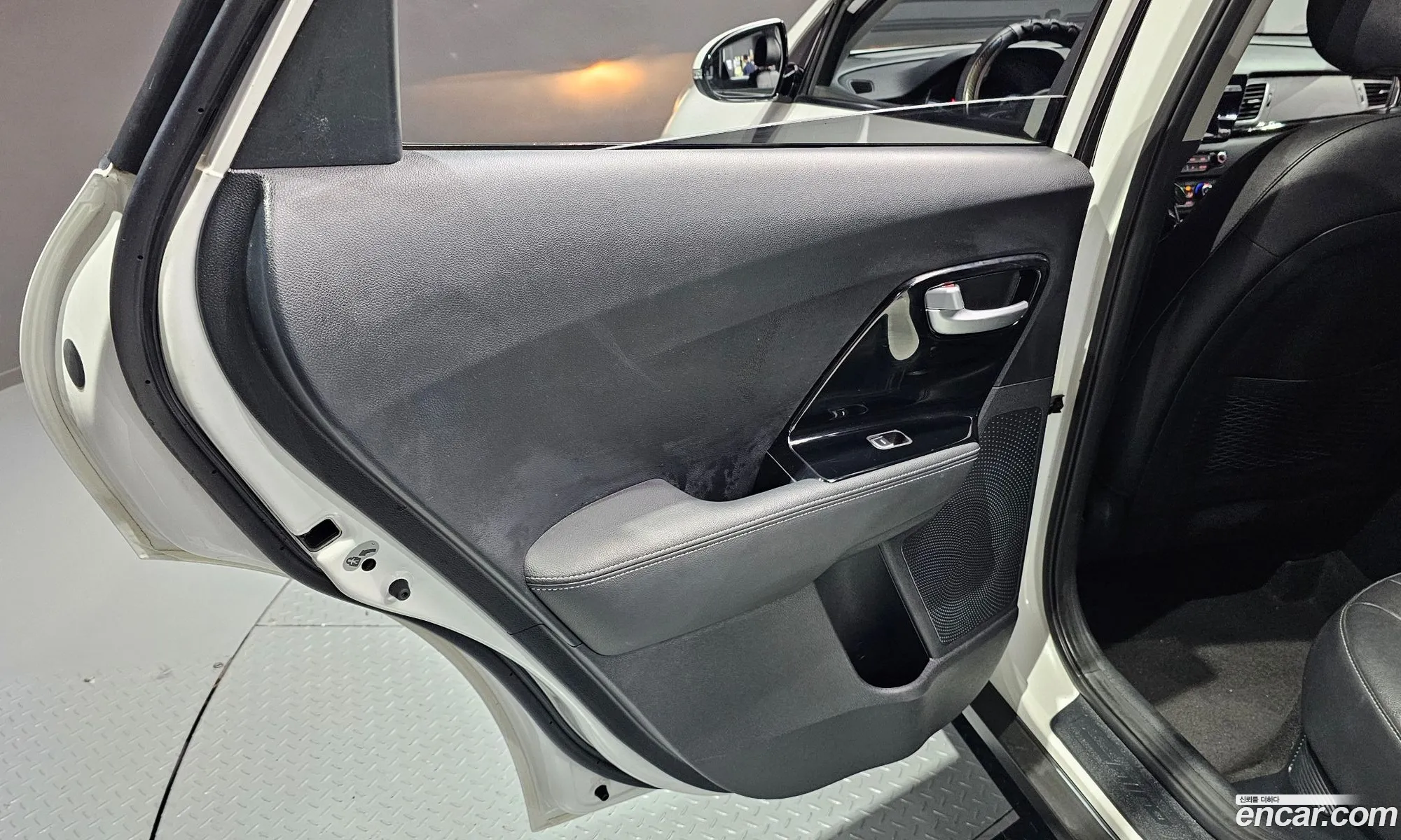 Kia Niro 2017 — 14