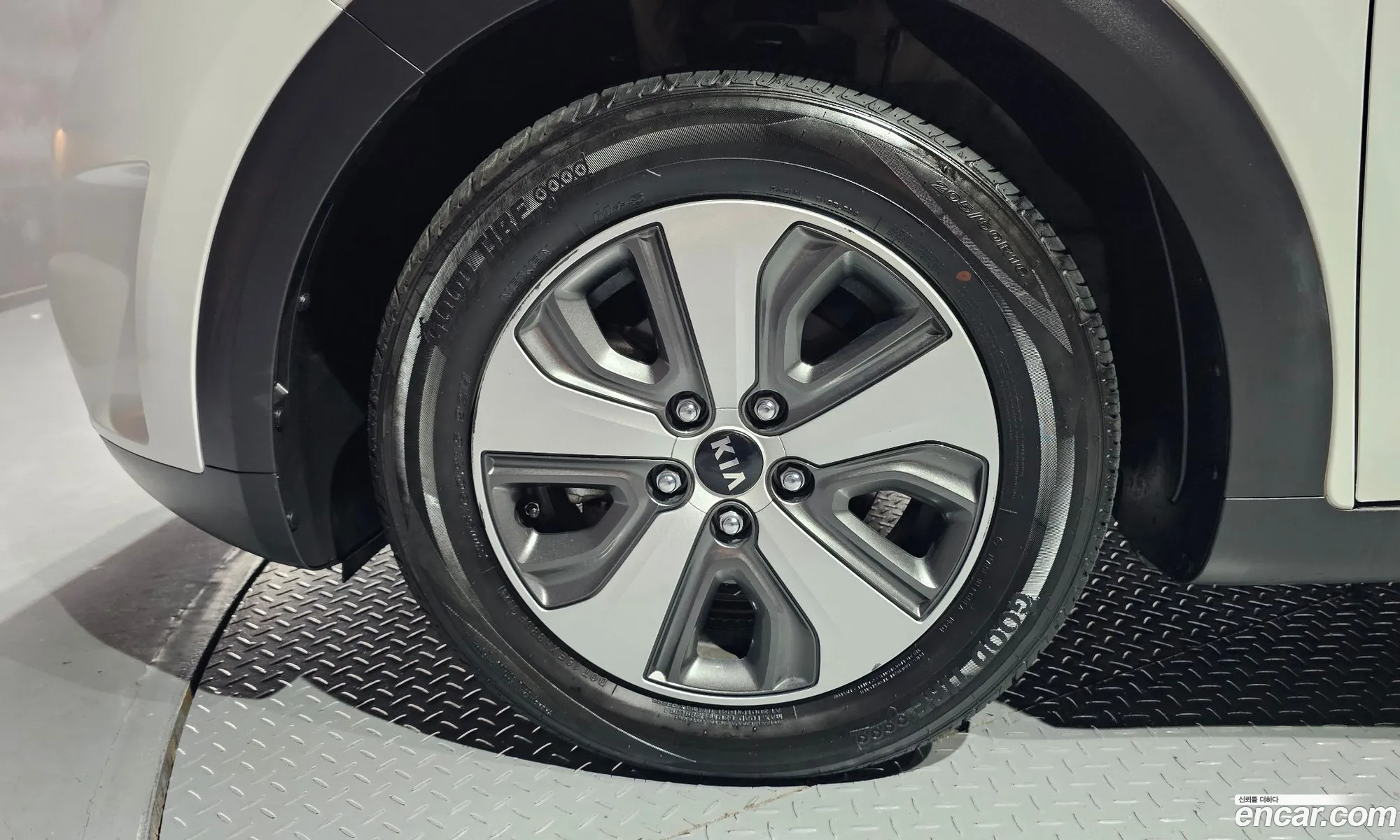 Kia Niro 2017 — 16