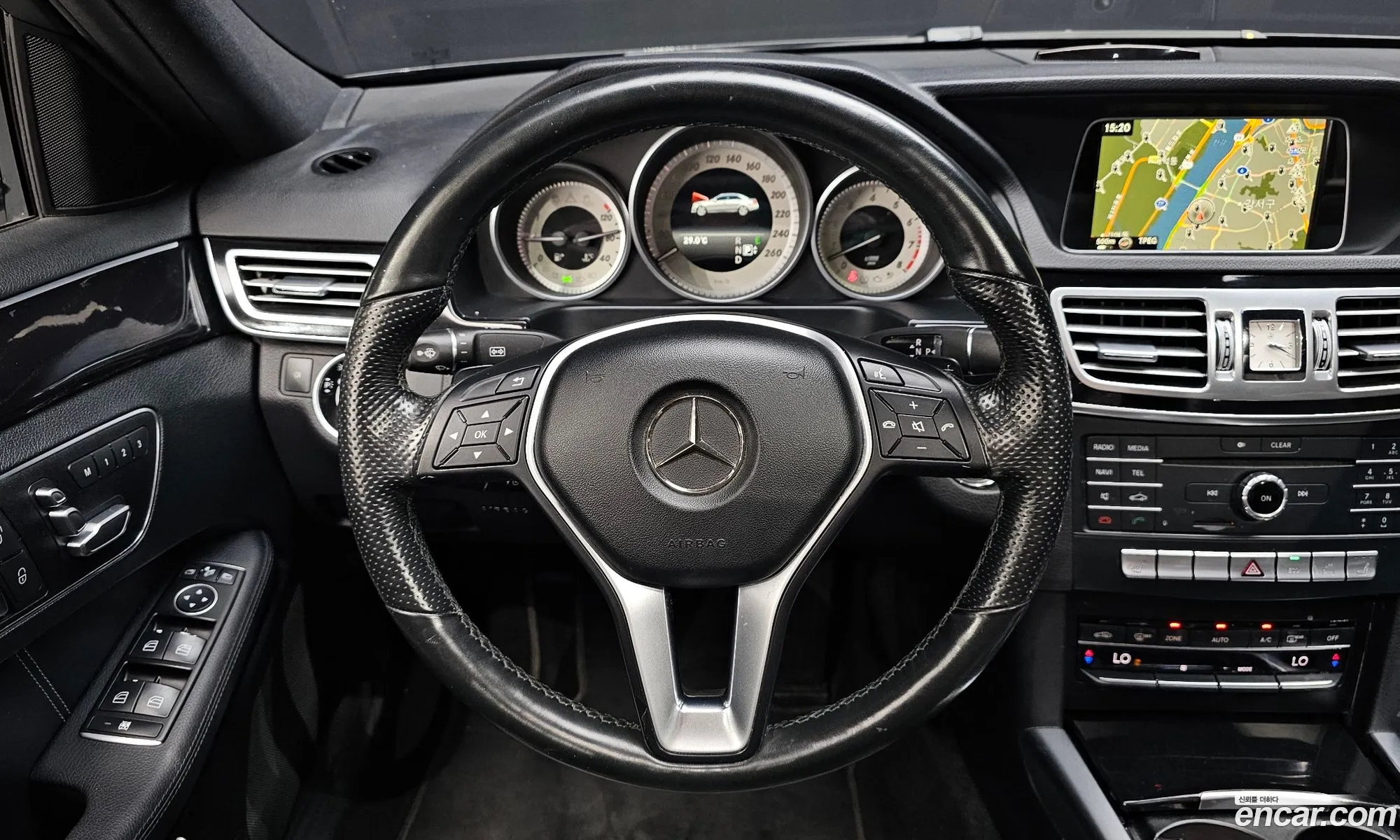 Mercedes-Benz E-Class W212 2015 WDDHF8BB3GB239996 — 13
