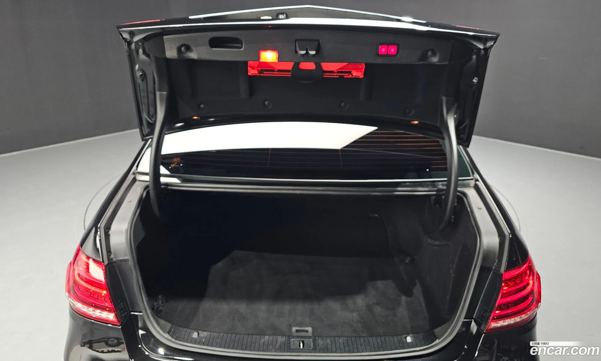 Mercedes-Benz E-Class W212 2015 WDDHF8BB3GB239996 — 20