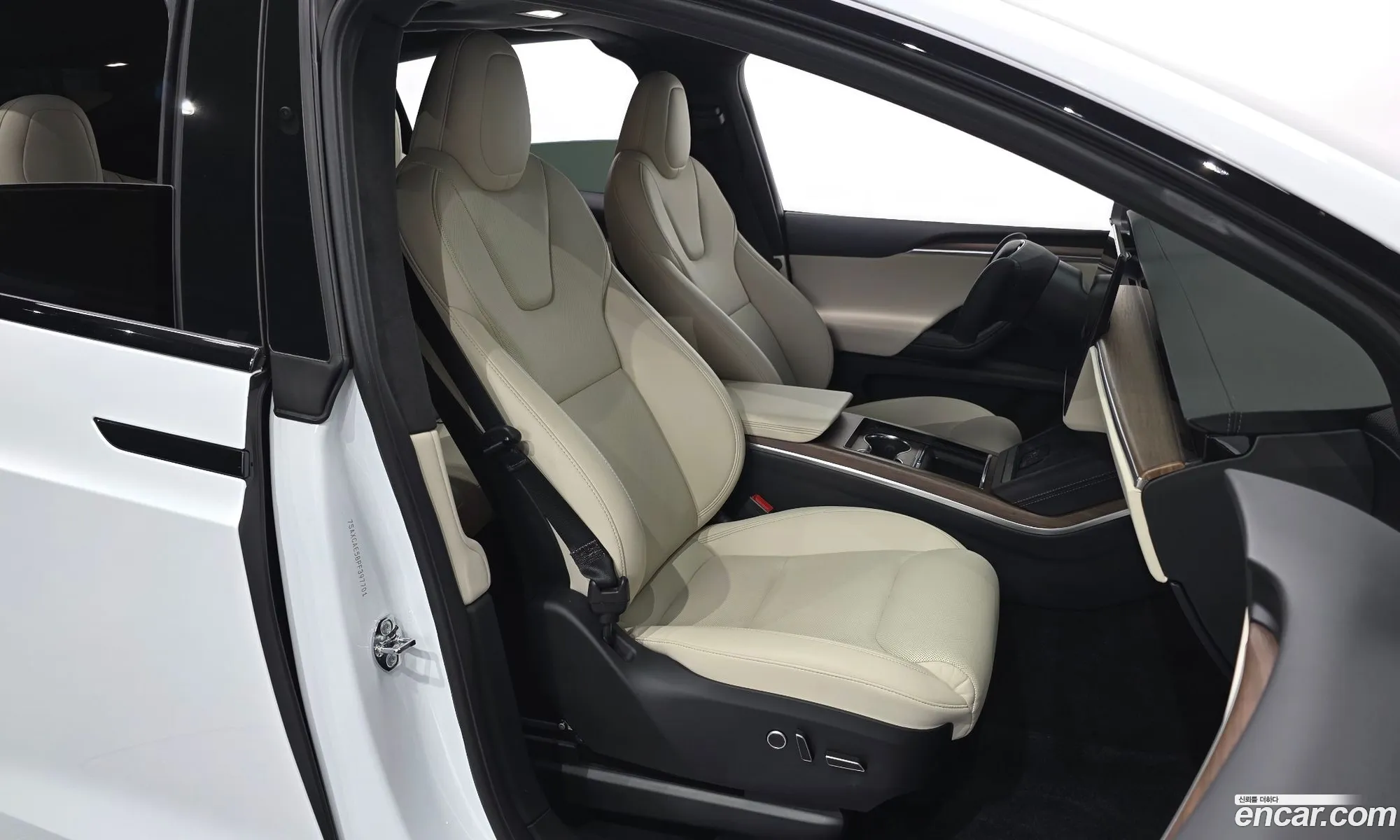 Tesla Model X 2023 — 27