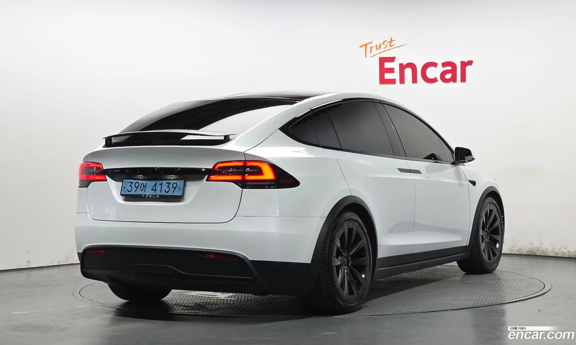Tesla Model X 2023 — 11