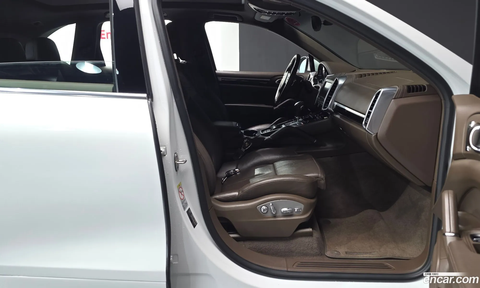 Porsche Cayenne 2013 WP1AF2928DLA30367 — 2
