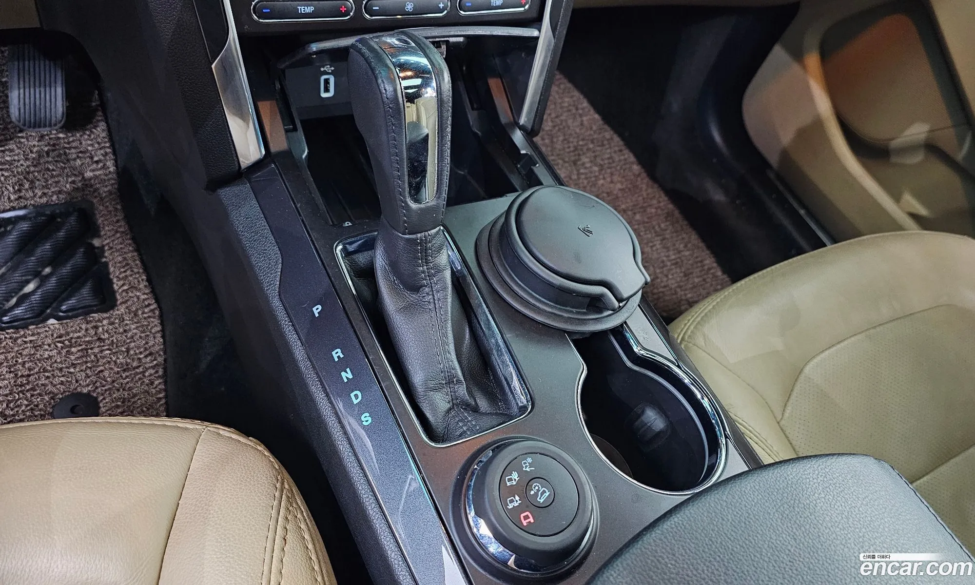 Ford Explorer 2017 1FM5K8FH0HGA83066 — 28