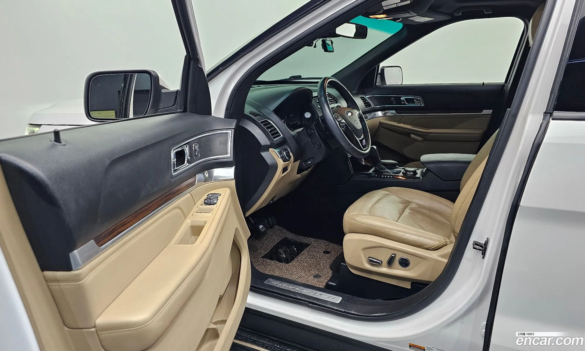 Ford Explorer 2017 1FM5K8FH0HGA83066 — 21