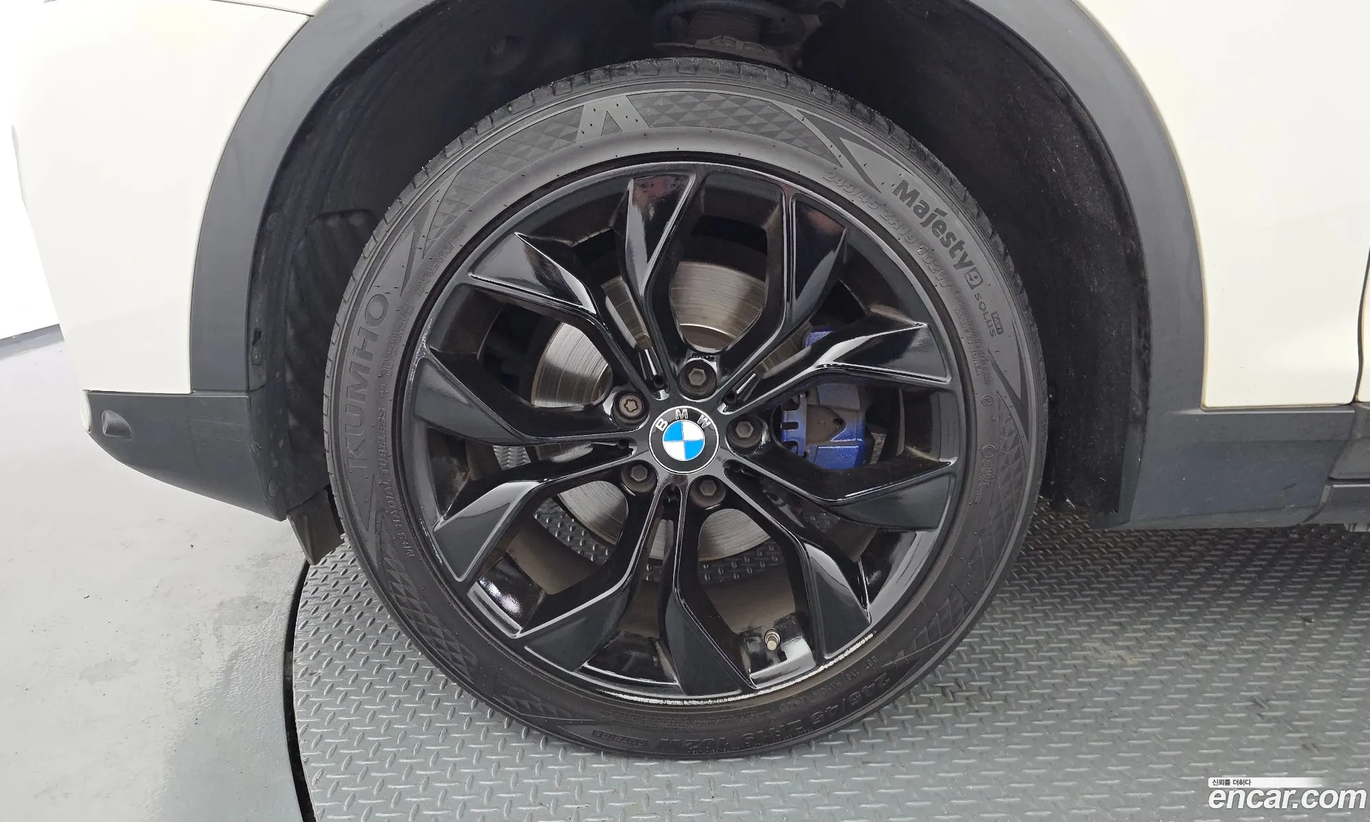 BMW X4 2017 WBAXX1102H0W05497 — 10