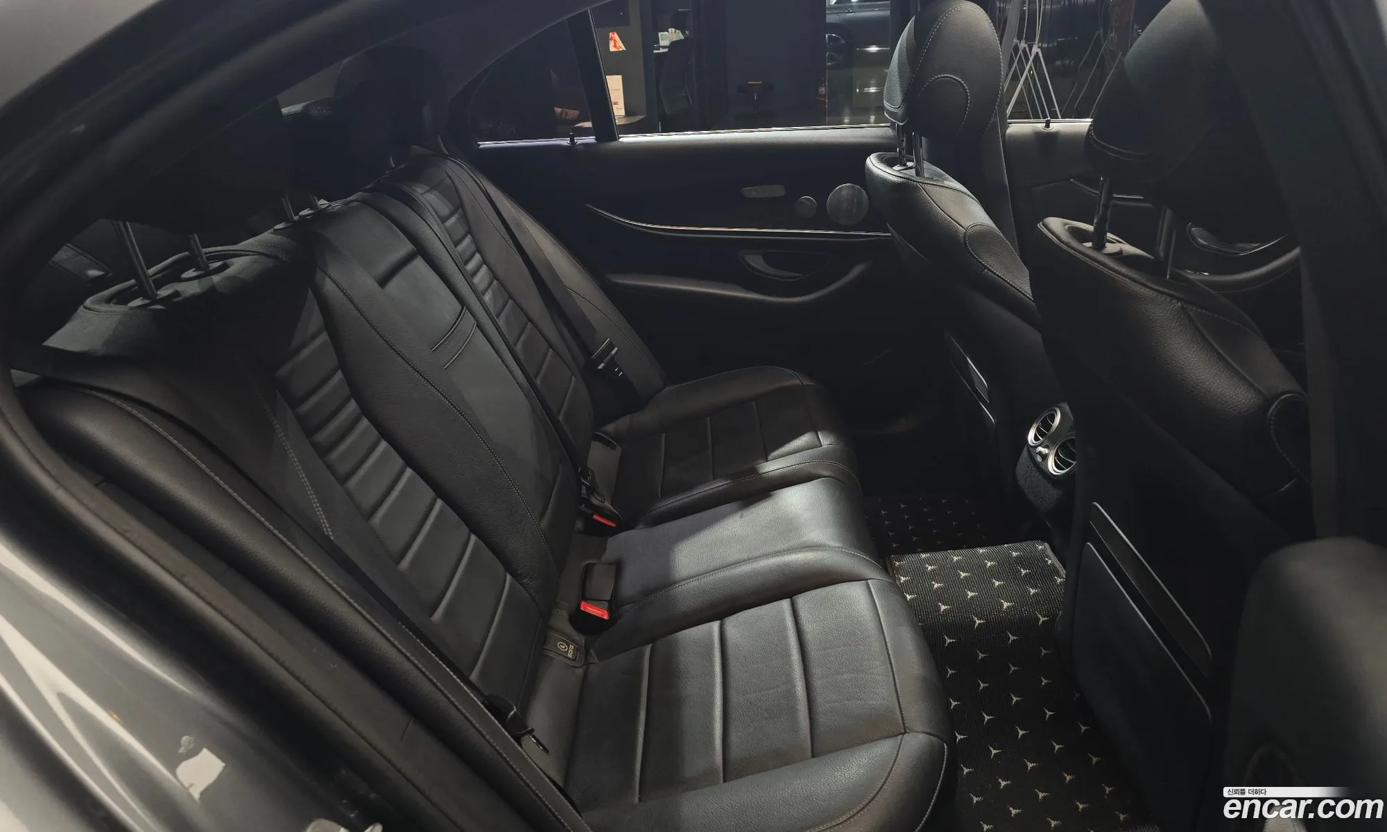 Mercedes-Benz E-Class W213 2018 — 13