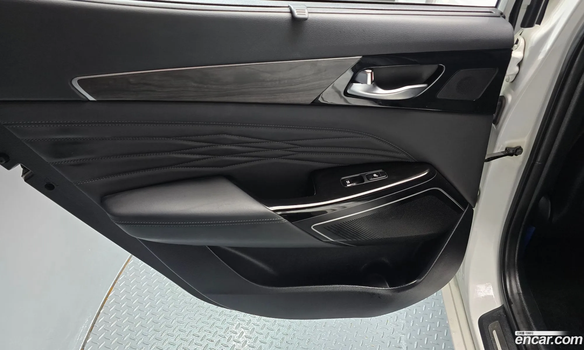 Kia K7 Premier Hybrid 2019 — 7