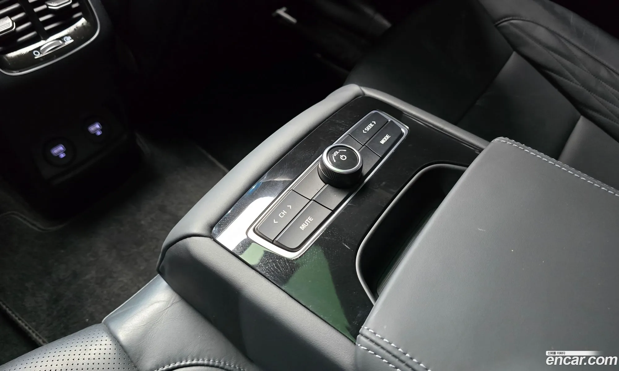 Kia K7 Premier Hybrid 2019 — 38