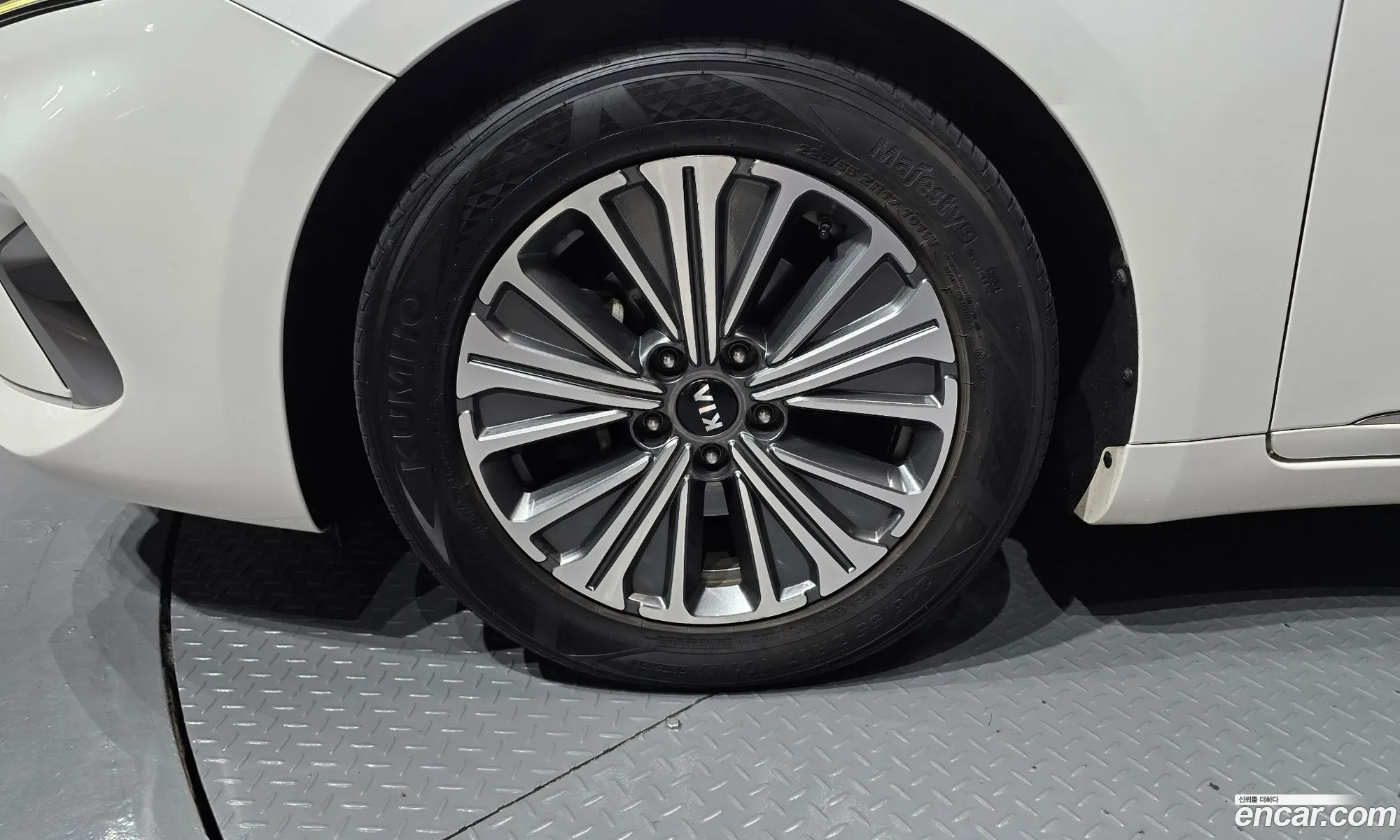 Kia K7 Premier Hybrid 2019 — 36