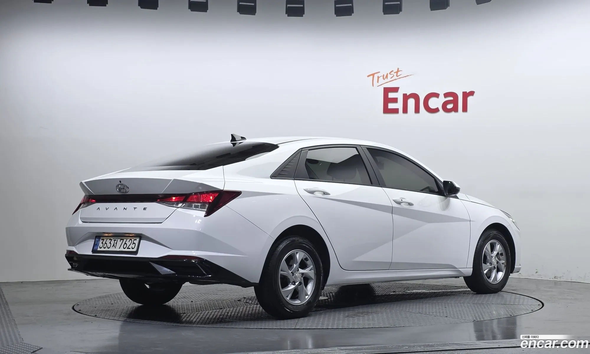 Hyundai Elantra 2021 — 27