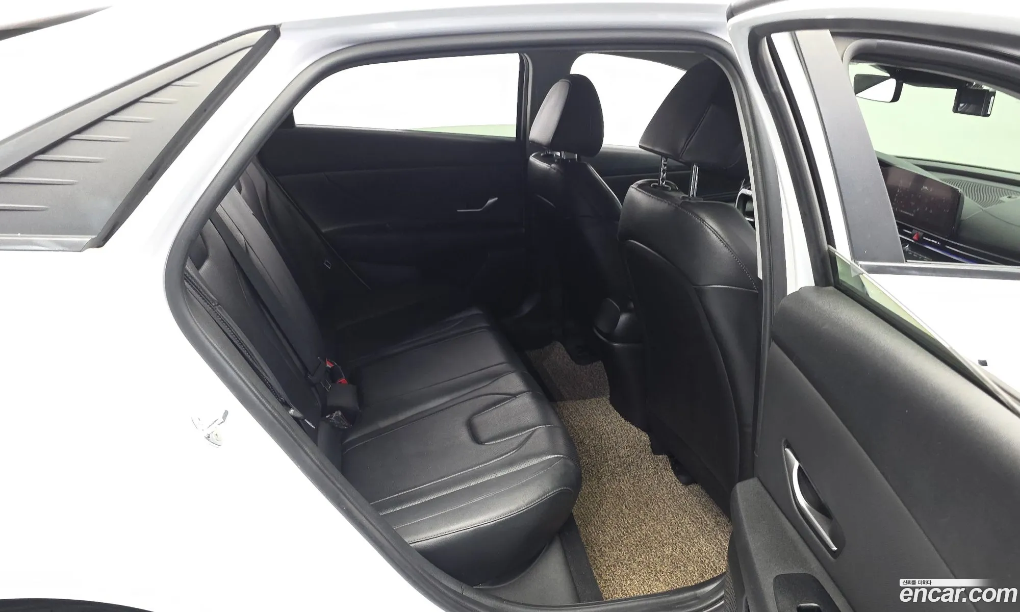 Hyundai Elantra 2021 — 18