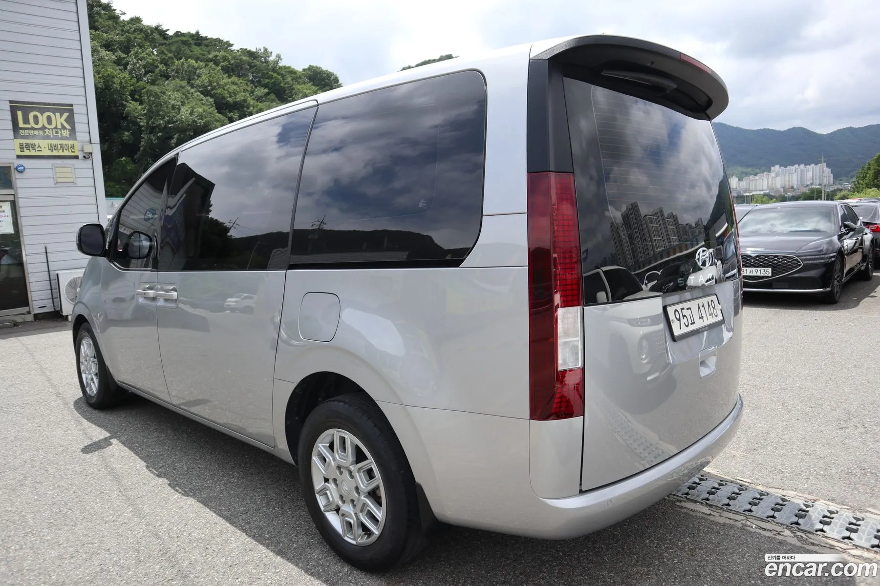 Hyundai Staria 2021 — 19