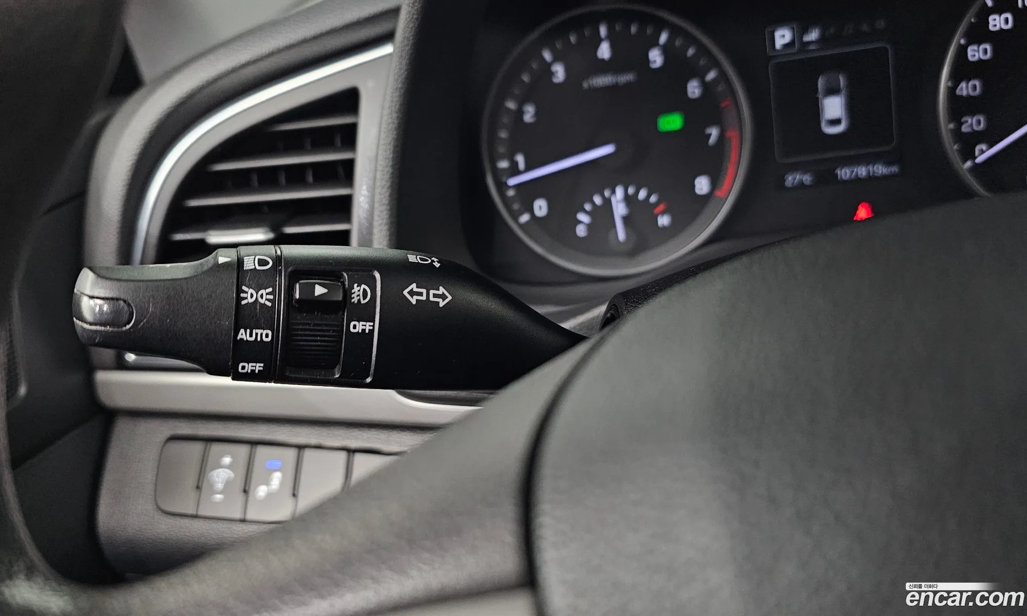 Hyundai Elantra AD 2017 — 15