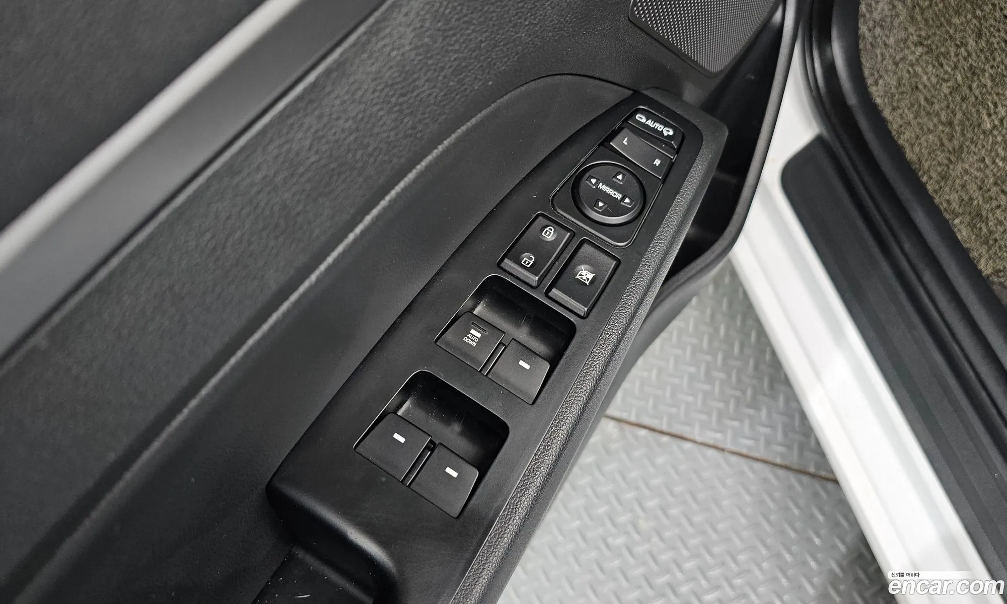 Hyundai Elantra AD 2017 — 16