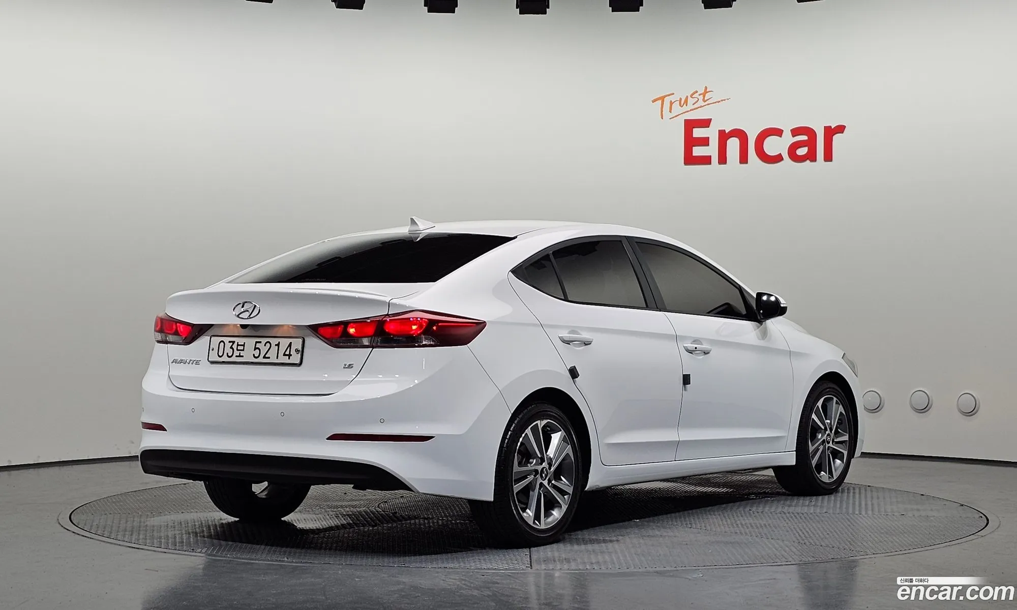 Hyundai Elantra AD 2017 — 6
