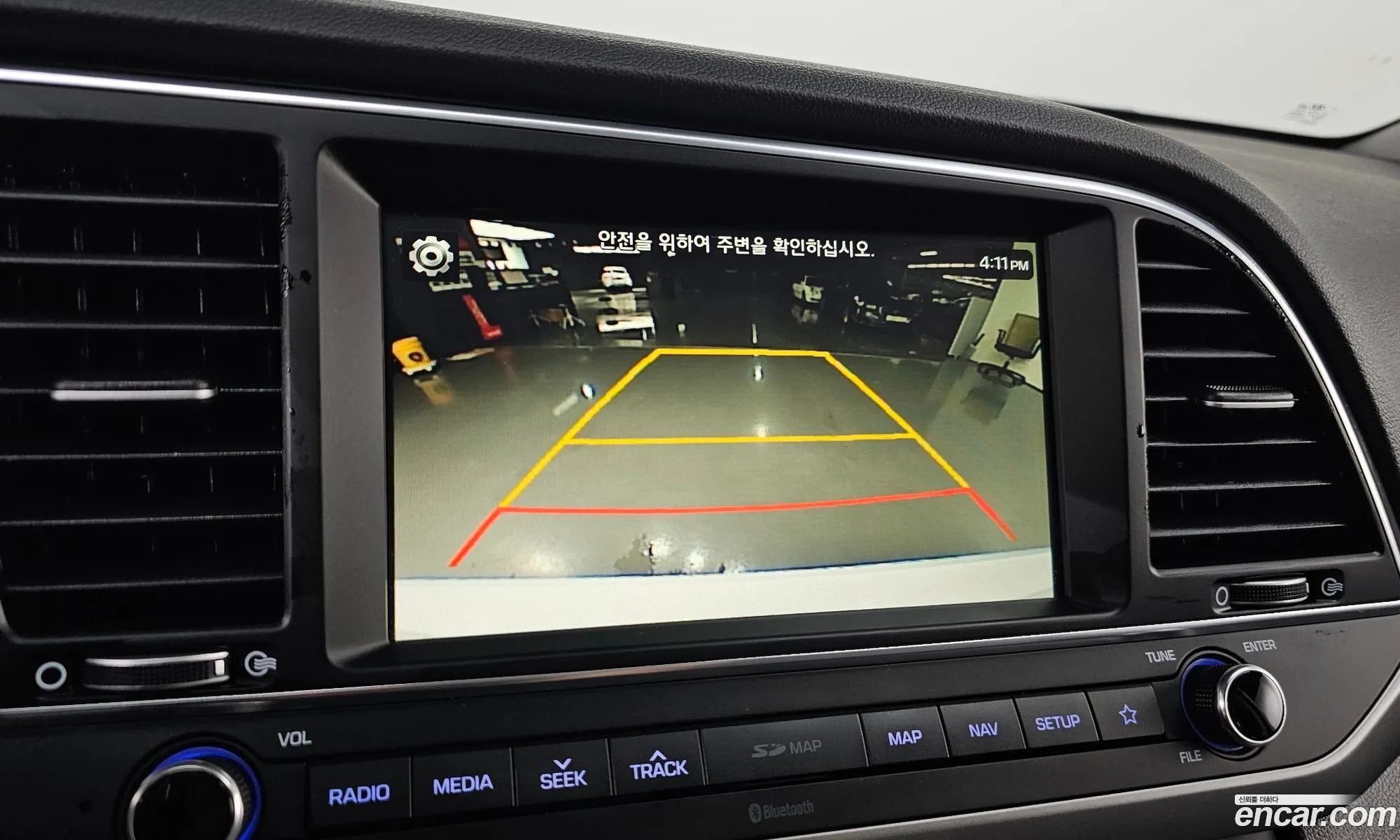 Hyundai Elantra AD 2017 — 12