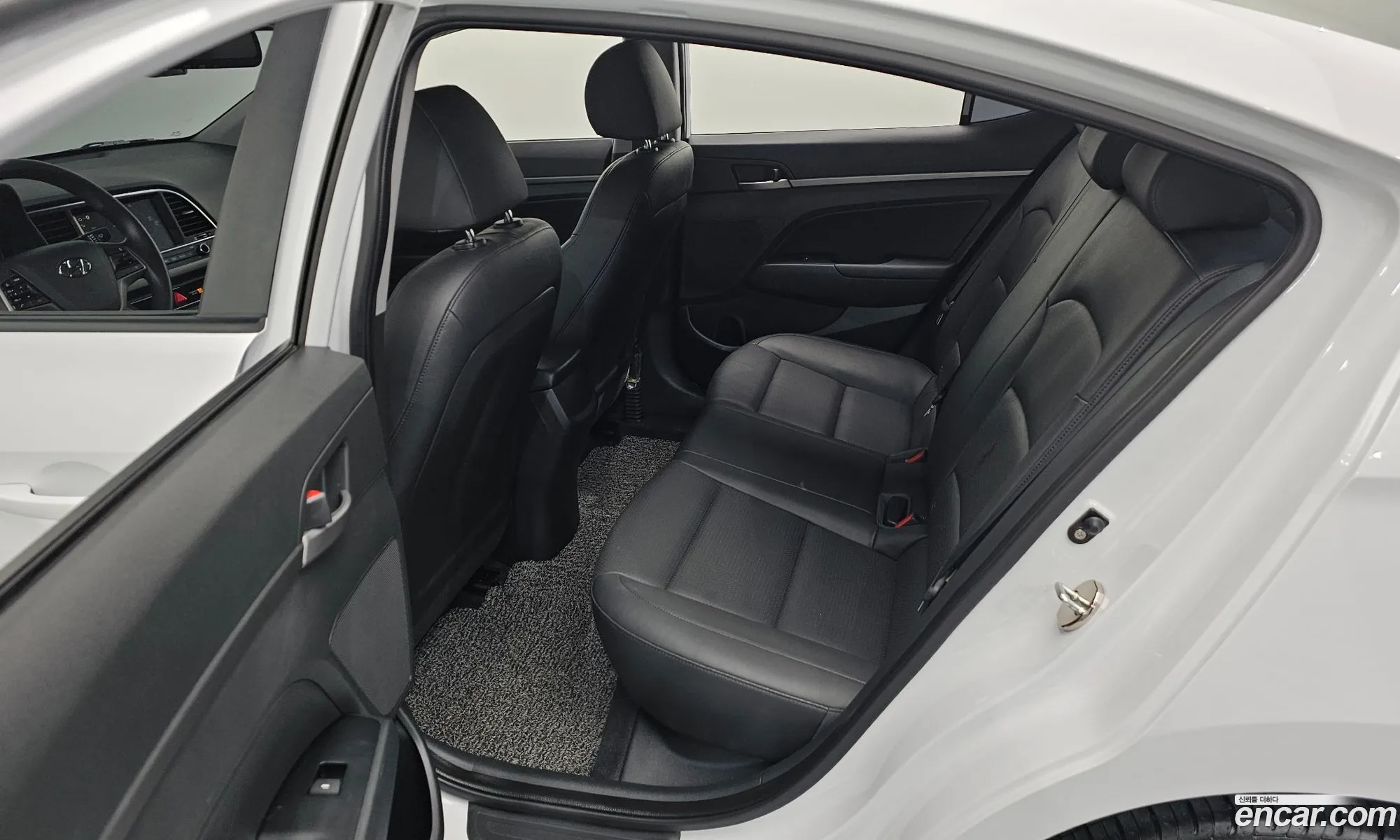 Hyundai Elantra AD 2017 — 19