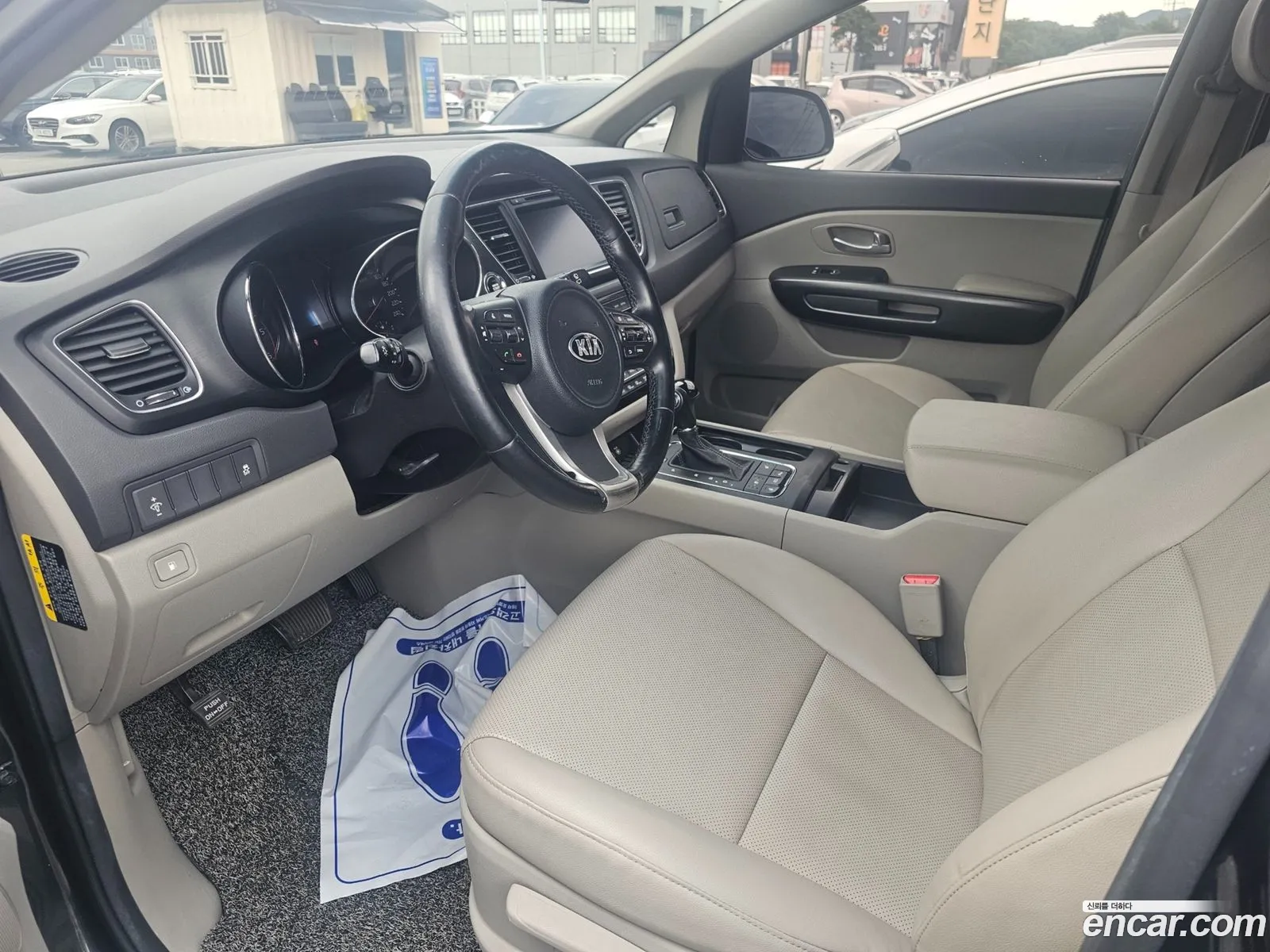 Kia Carnival 2016 — 20
