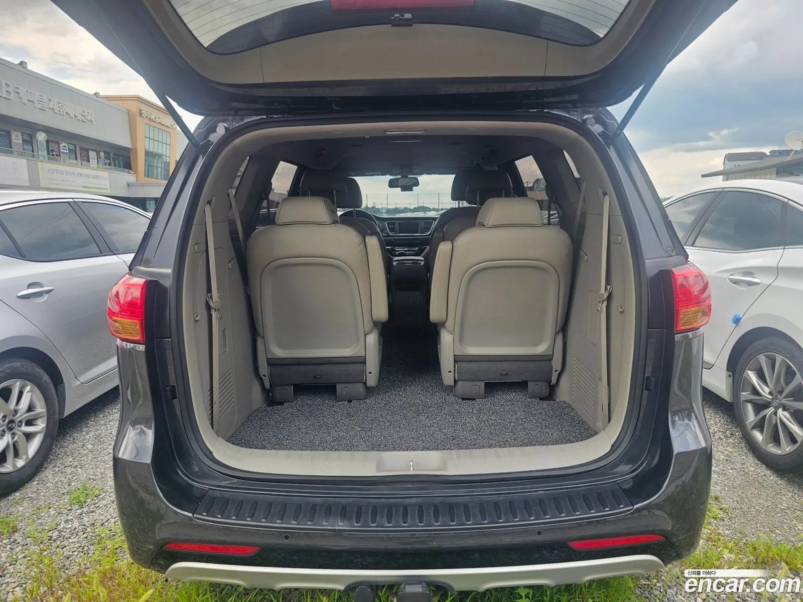 Kia Carnival 2016 — 13