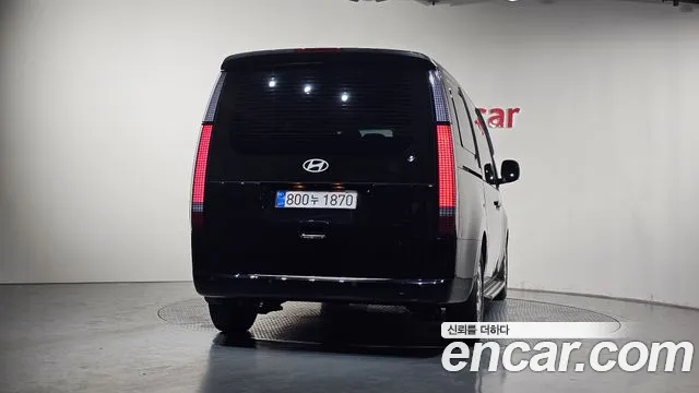 Hyundai Staria 2025 — 3