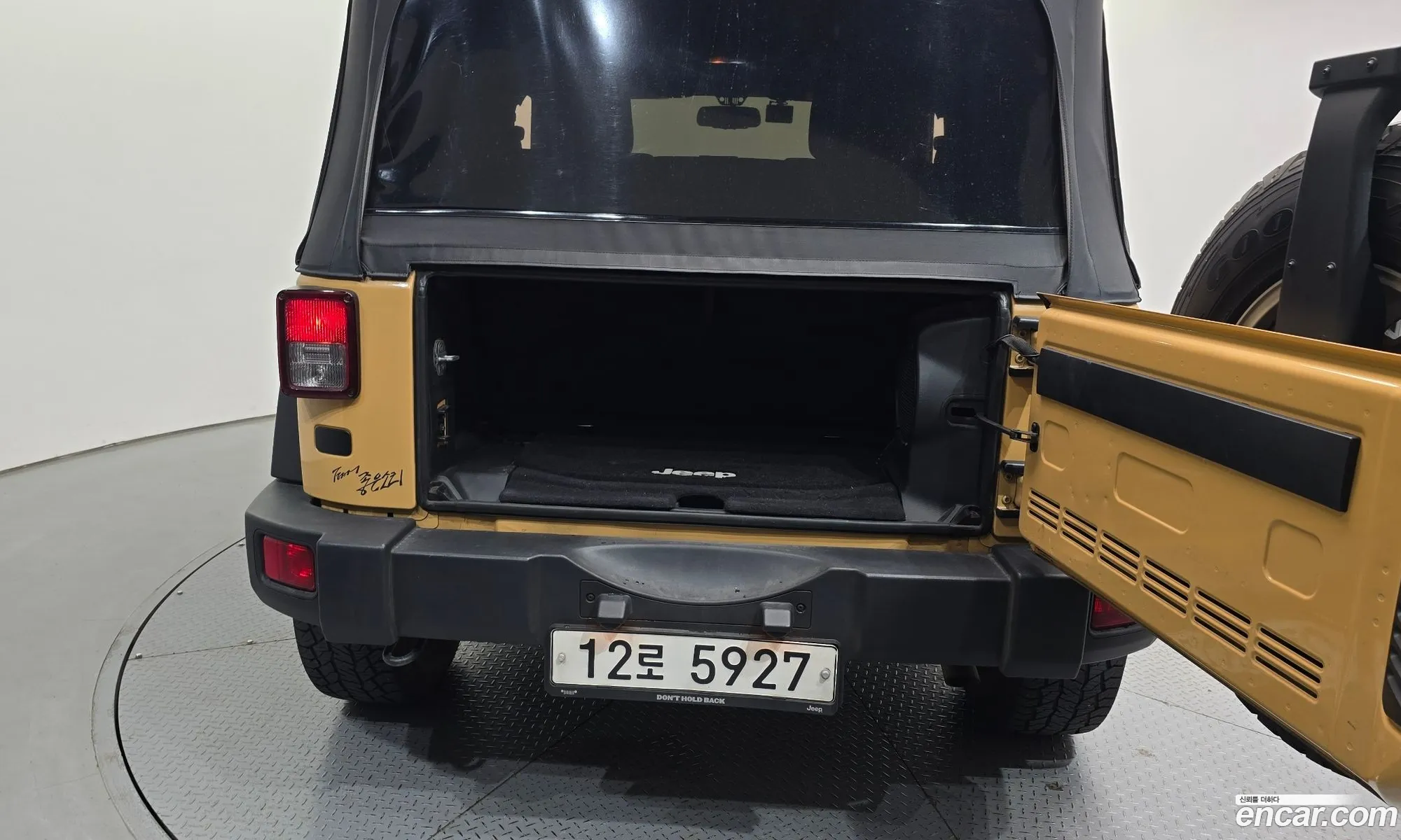 Jeep Wrangler 2013 — 14
