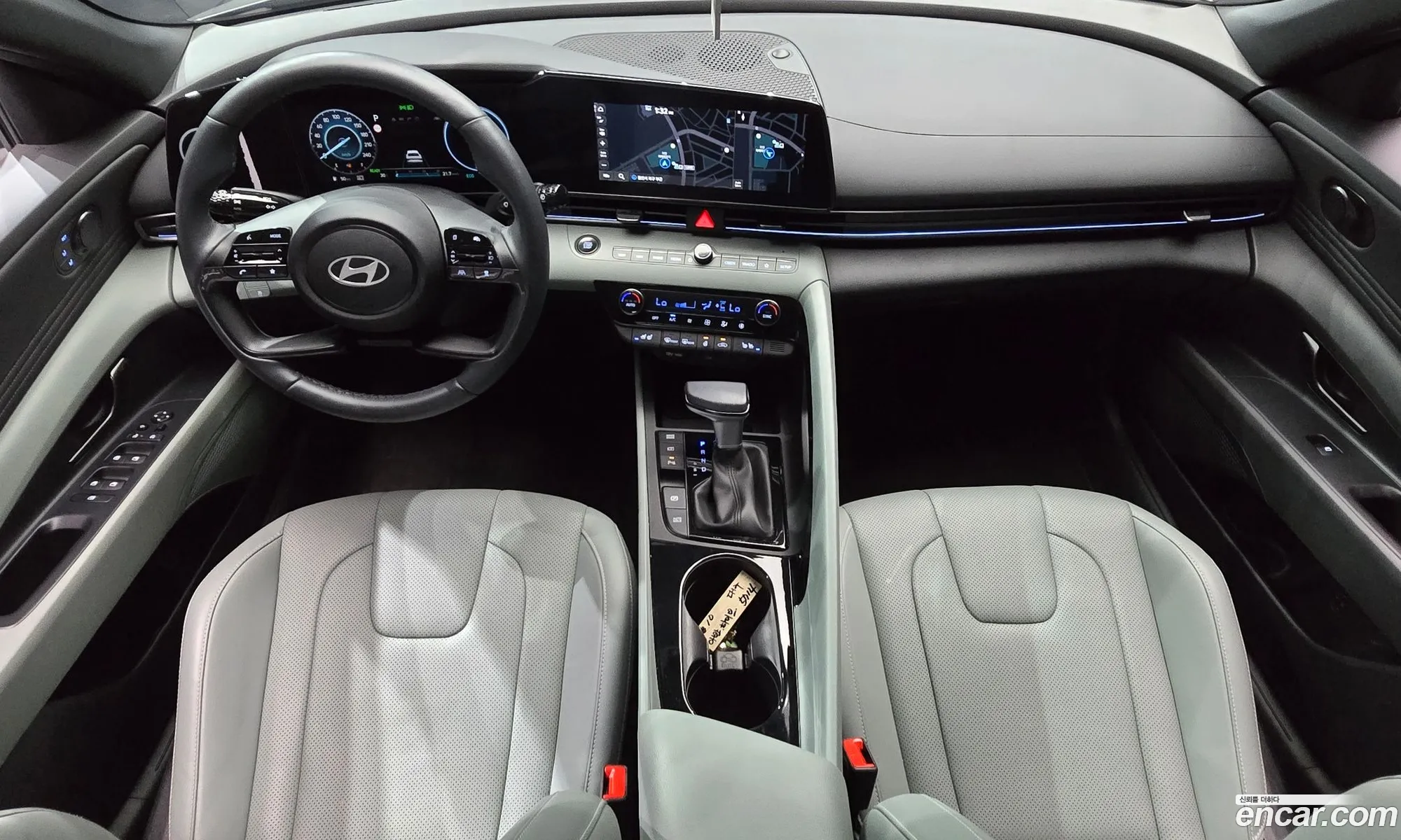 Hyundai Elantra Hybrid 2024 — 6