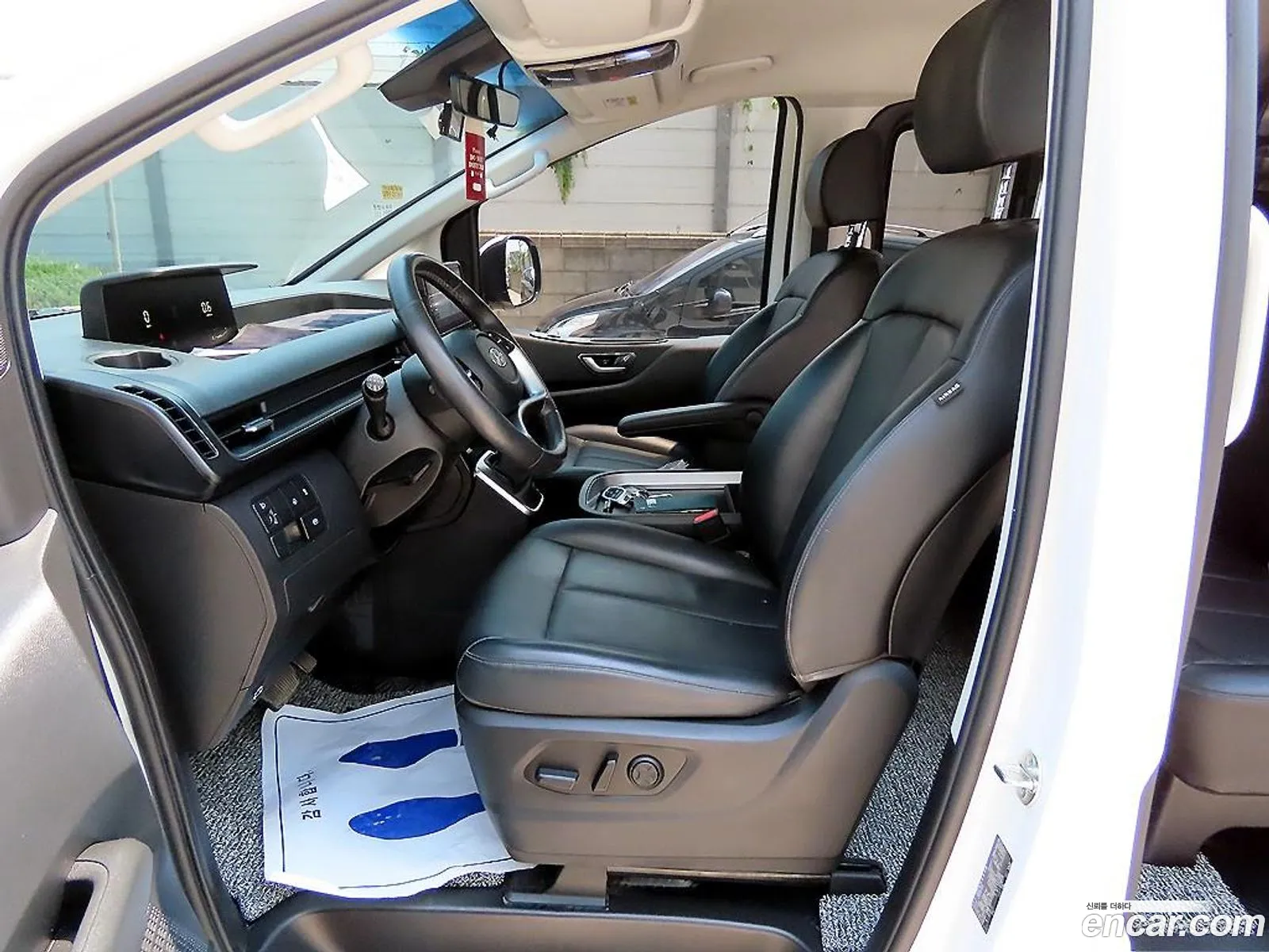 Hyundai Staria 2023 — 5