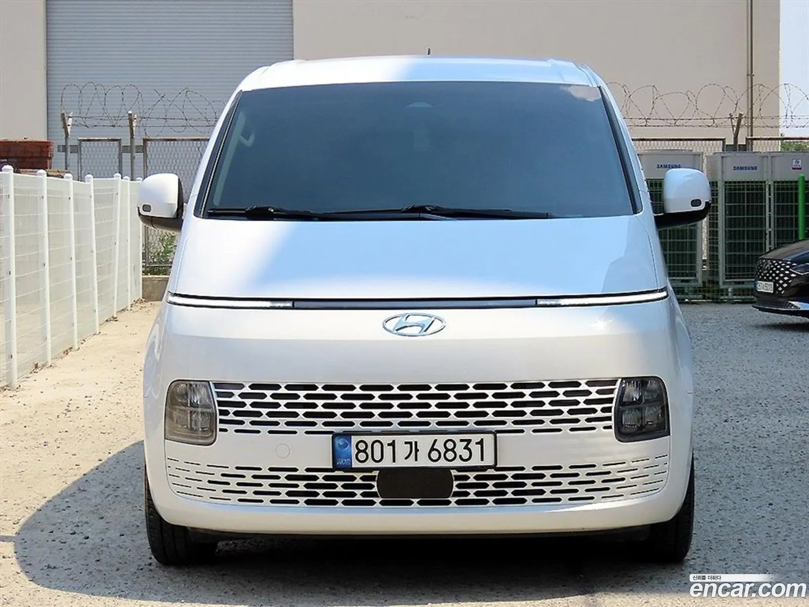 Hyundai Staria 2023 — 18