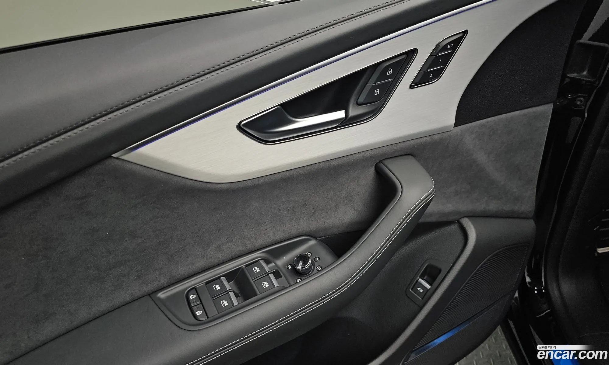 Audi Q8 2026 WAUZZZF15TD017596 — 27