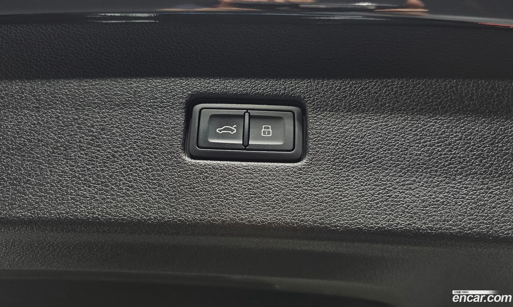 Audi Q8 2026 WAUZZZF15TD017596 — 9