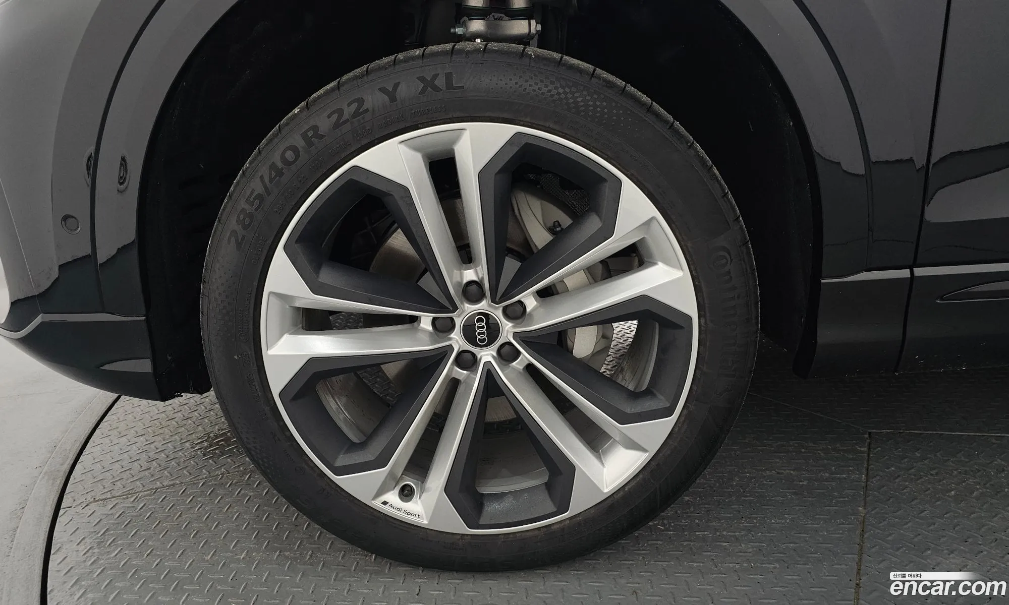 Audi Q8 2026 WAUZZZF15TD017596 — 17