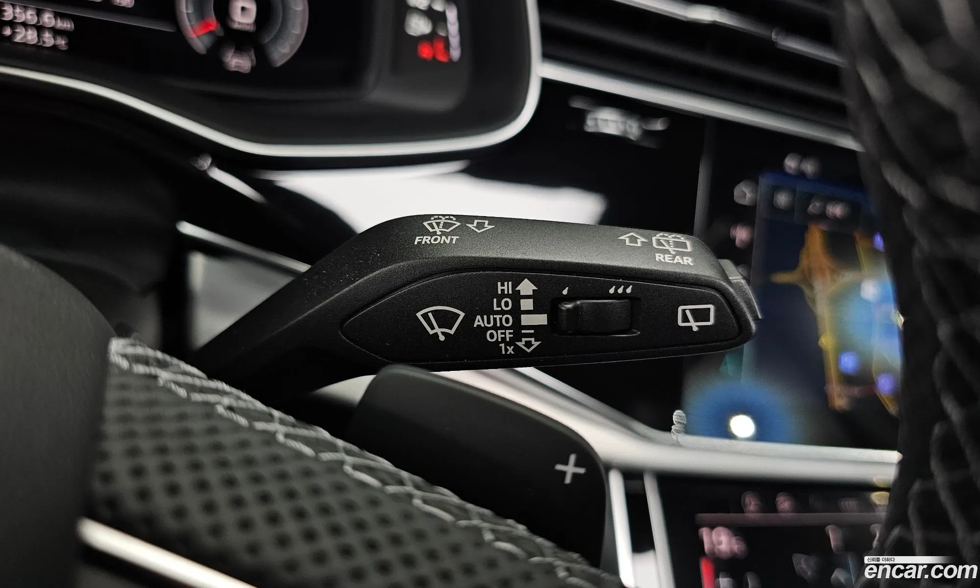 Audi Q8 2026 WAUZZZF15TD017596 — 23
